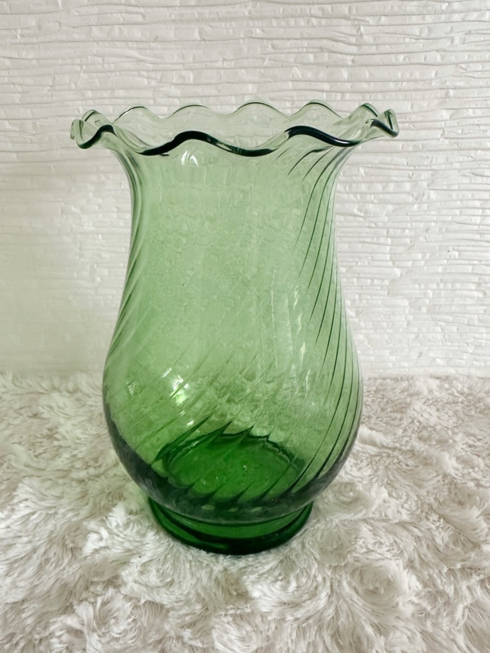 Vintage Anchor Hocking Swirl Green Glass Vase with Scalloped Top